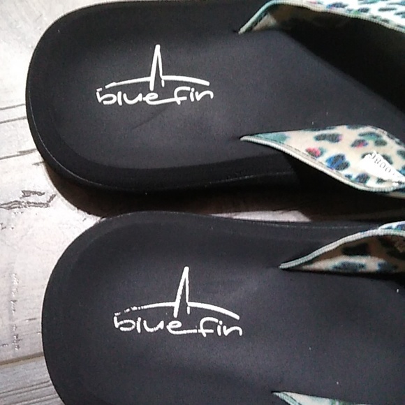 BLUE FIN FLIP FLOPS - Picture 3 of 7